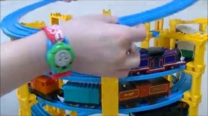 ПаровозикиТомас и его друзья для детей.Играем с большой парковкой для паровозиков#дети#видеодлядетей