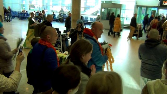 1 - 02.05.17.Встреча ЕС Индрадьюмны Свами в Пулково