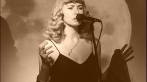 Стихи Ольги Лука "линии" читает Ангелина Башле