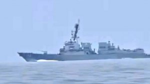 ВМС КСИР прогнали два американских эсминца из Ормуза