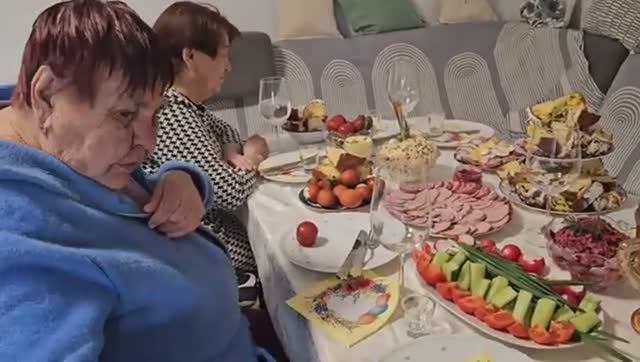 Андрей и Светлана Сытники - Гостям не хватает шашлыка.