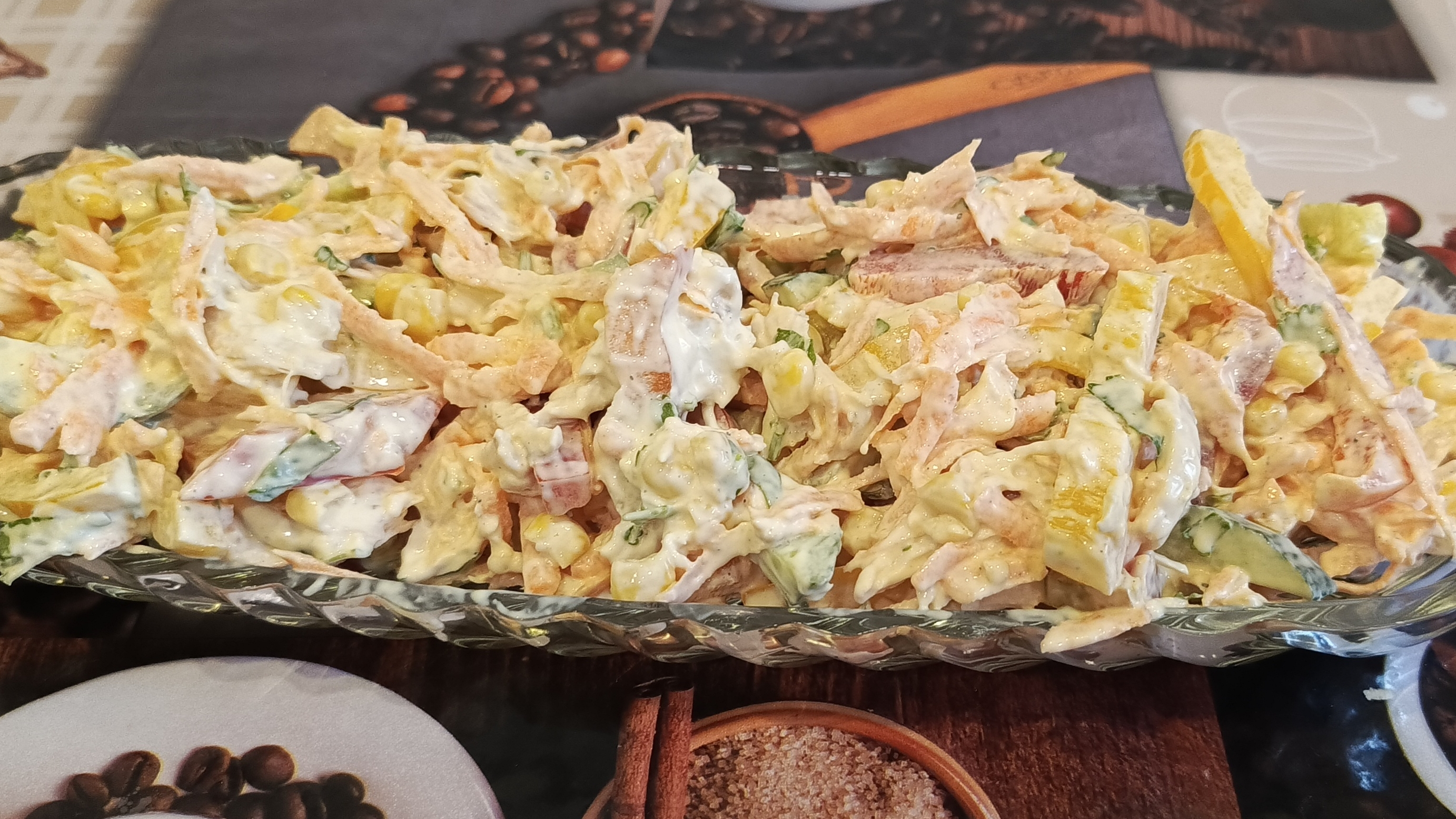 Этот салат очень простой, но при этом невероятно вкусный и готовится буквально за считанные минуты👍