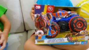 Акулы против динозавров соревнование машинок