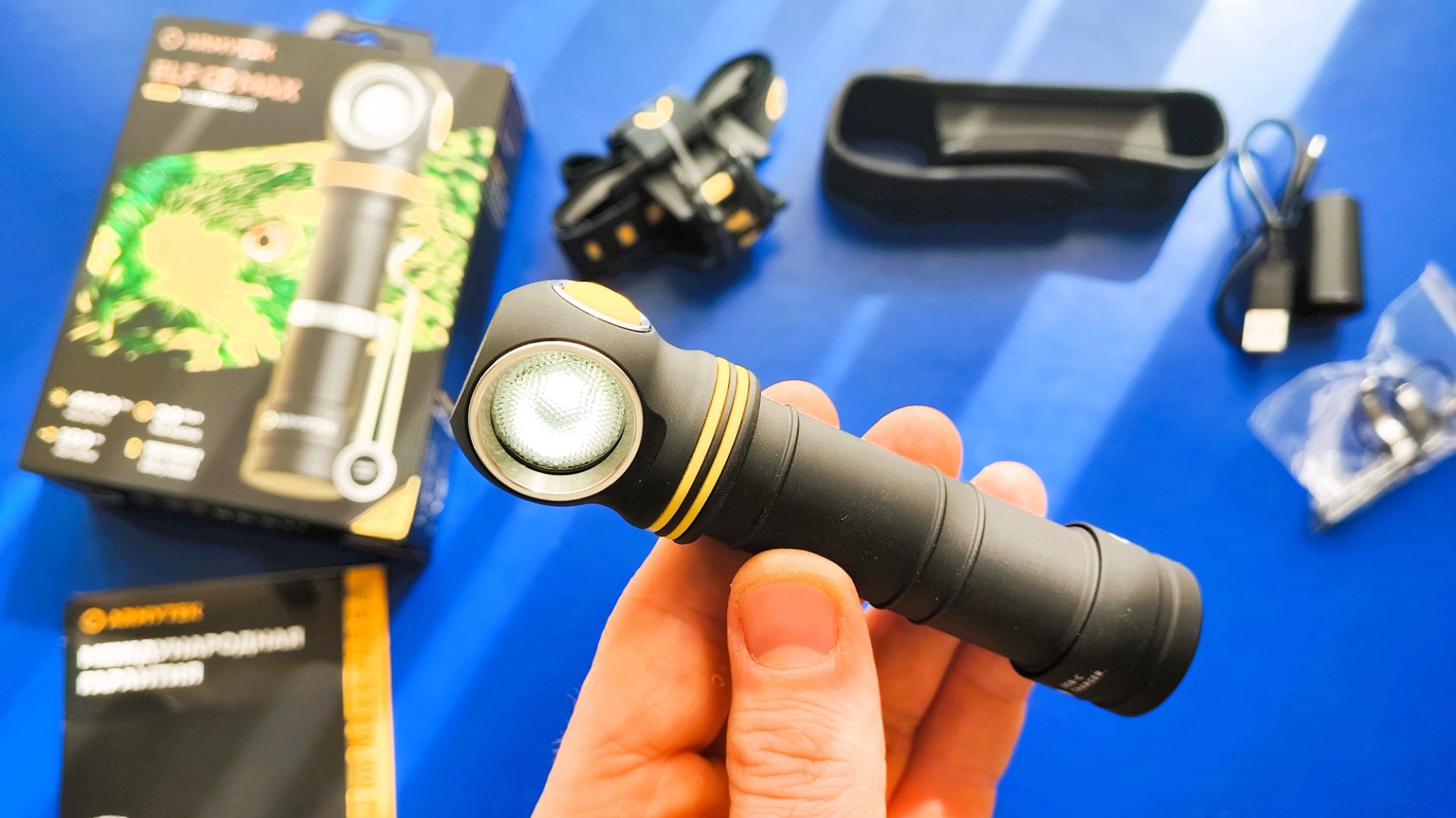 ЗАЖИГАЛКА, а не ФОНАРЬ! Новинка 4500 Люмен в налобном фонаре Armytek Elf C2 MAX #edc #max #unboxing