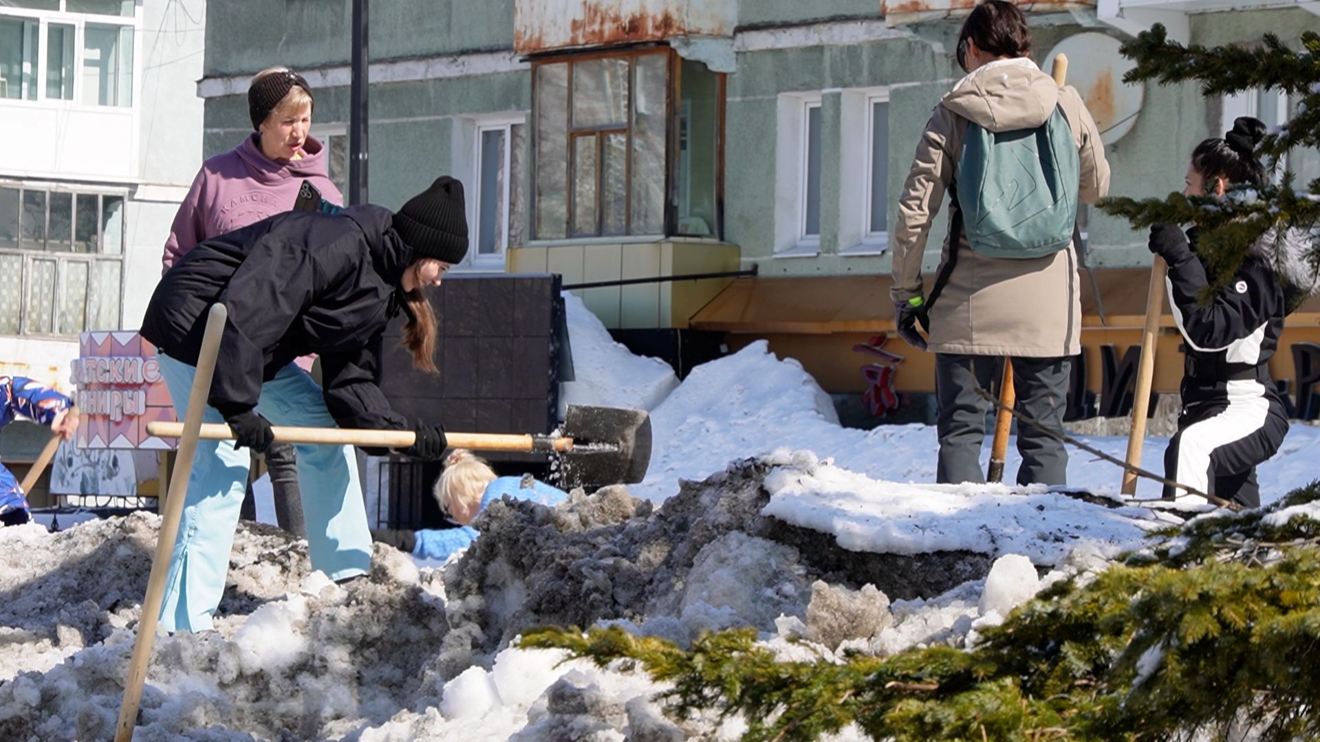 НАВОДЯТ ПОРЯДОК