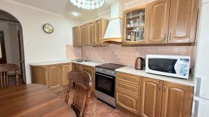 3-комнатная с мебелью в центре Нового города