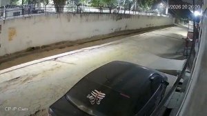 Не поставил на ручник...