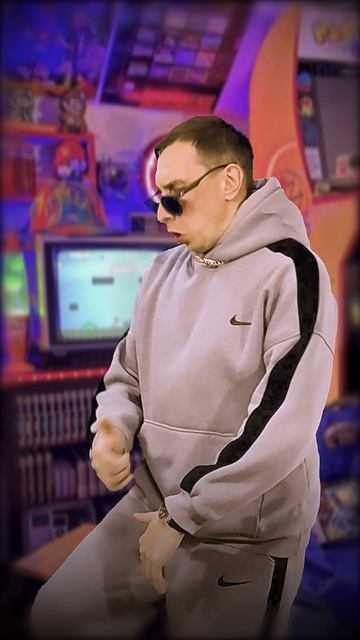 ВНИМАНИЕ!!! НЕ ТАНЦУЙ ТАК!!! если не хочешь упасть в глазах у близких #музыка #танец #смешно #клоун