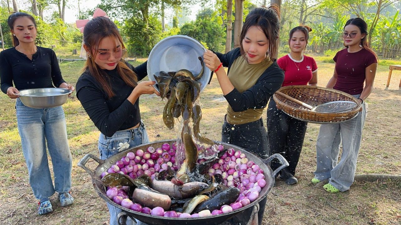 Потрясающий рецепт тушеной рыбы с луком