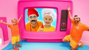 Крис веселится в музее мороженого