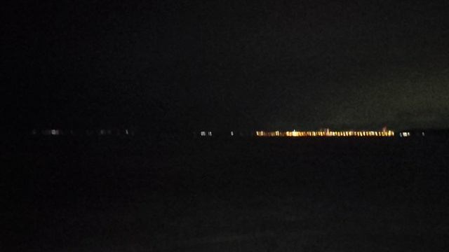 Ночная прогулка по берегу Обского моря: рассматриваем либерализм - реальный и что в головах у людей