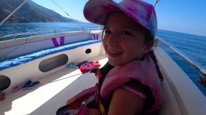 24 ЧАСА НА ЯХТЕ! НАШЛИ ЗАТОНУВШИЙ ГОРОД! Новый влог от Кикидо!