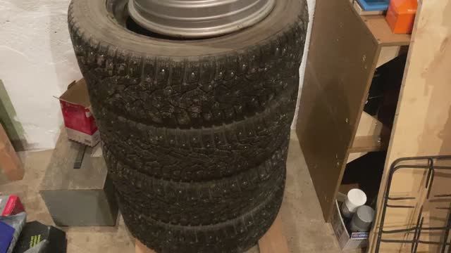 Сезонное хранение колеспокрышек.