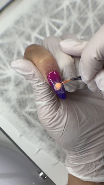 Наращивание ногтей гелем