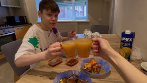 Мукбанг Шашлык на мангале, сок нектар гуава 😋