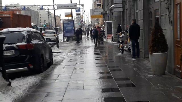 Санкт-Петербург, весна. Лиговский проспект.