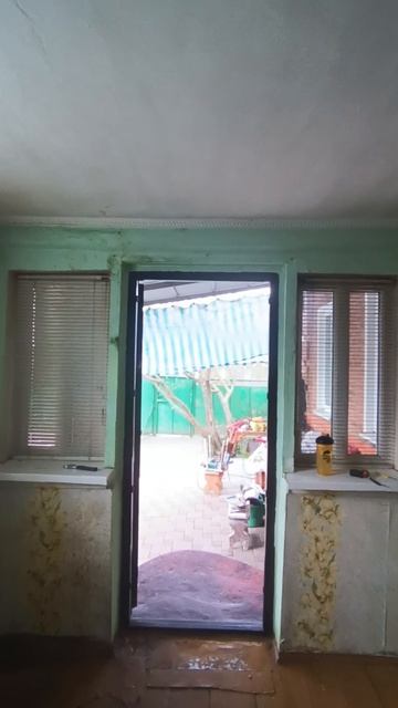 Капитальный ремонт кухни 10 м². Первый день. Утро и вечер в одном ролике.