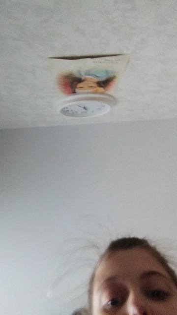 распаковка шоколадных яичек