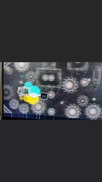 Там где я вздыхаю и нажимаю сильно на клавиши значит это мой нелюбимый момент  гд ГД Geometry  D