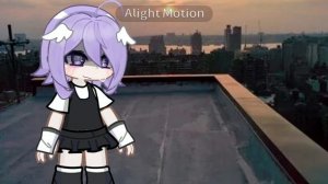 Вы посмотрите на неё!По крышам лазает😤