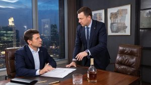 Вам предлагается контракт на один миллион долларов, деньги будут перечислены Вам в первый день...