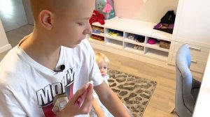 СЕСТРА ПРОТИВ БРАТА. СОБИРАЮТСЯ НА УТРЕННИК. СОФУНЬЯ ШАЛУНЬЯ