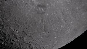 Приближение к луне в режиме реального времени просматривается с орбиты Ориона. "Артемида II" НАСА.