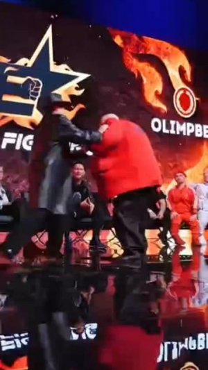 💥Барецкий напал на Монгола!