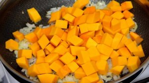 Просто нарежьте ТЫКВУ и добавьте Лук! Так вкусно, что готовлю часто ОСЕНЬЮ!