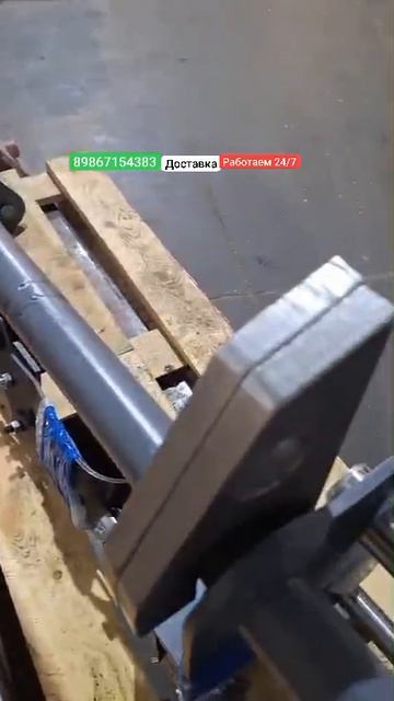 Рамка-быстросъём с крючками на ковш, вилы и с пальцами.