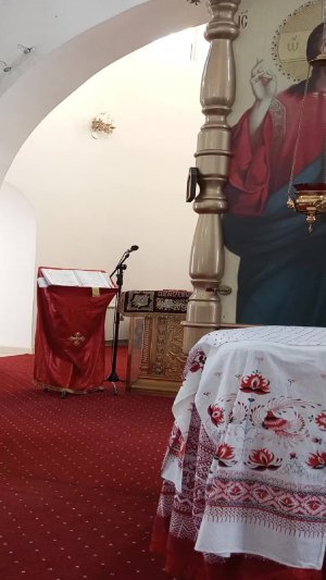 Божественная служба в храме Святой Троицы