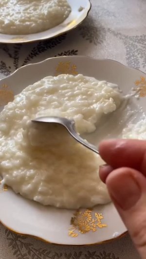 🍲 Молочная рисовая каша на завтрак.