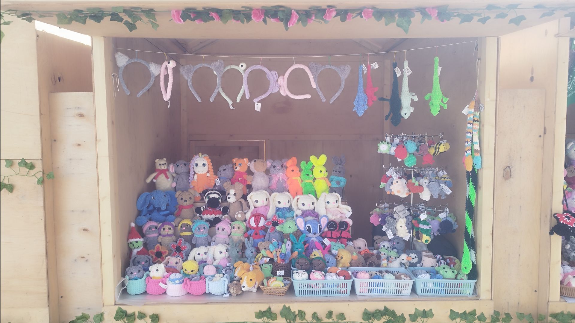 Первая неделя ярмарки в домиках, все печально