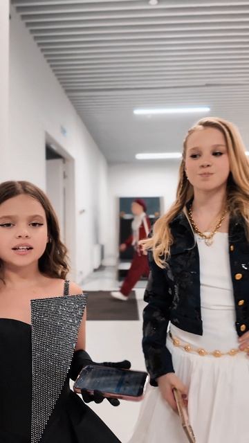 Реакция Миланы на мой трек!