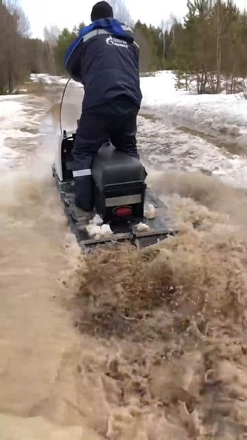 Снегоход буран.