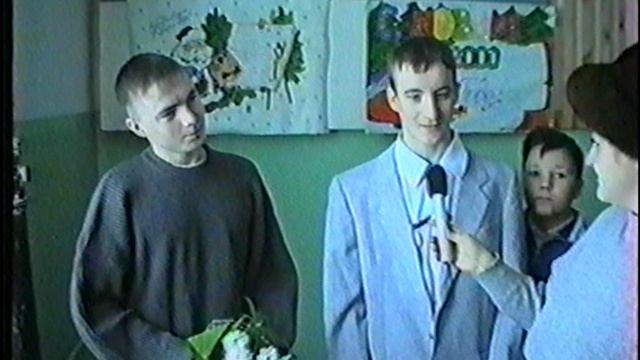 призы за снежные фигуры  Поспелиха 2000г