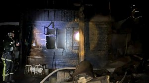 Три человека погибли при пожаре в доме в Ханты-Мансийске