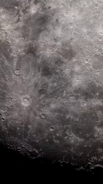 Луна: полет экипажа миссии Артемида - 2