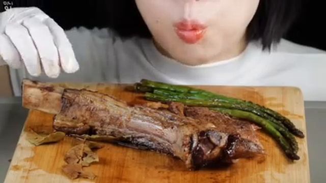 Мукбанг стейк Еда на камеру