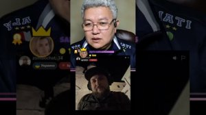 Максимилиан красноликий чудит!