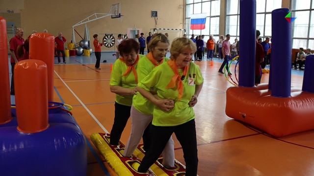 Всемирный день здоровья. Трое в лыжах и пробежка в вёдрах