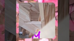 1000056009.mp4 (Собака наблюдает за устройством лестницы на 2-ой этаж в доме А-фрейм)