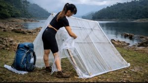 Соорудила палатку из бамбука и пленки и ночую на необитаемом острове. Бушкрафт