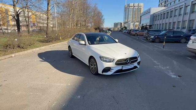 Mercedes-Benz E200 4MATIC SPORT 2021 - 135.000 км	- белый	- 197 л.с. - 2.0 л бензин - автомат