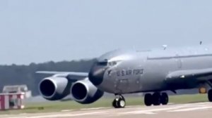 🇺🇸Американский топливозаправщик KC-135R Stratotanker национальной гвардии Огайо из состава…🔽