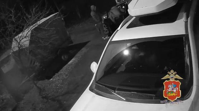 Подмосковные полицейские задержали мужчин, подозреваемых в разбойном нападении и вымогательстве
