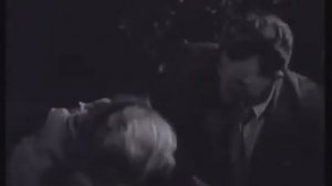 Анна КОМОЛОВА и Петр Алейников в фильме Шуми городок 1939