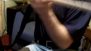 2011, 16 апреля, Норильск. Балуюсь на Ибанез у Антона в гостях.