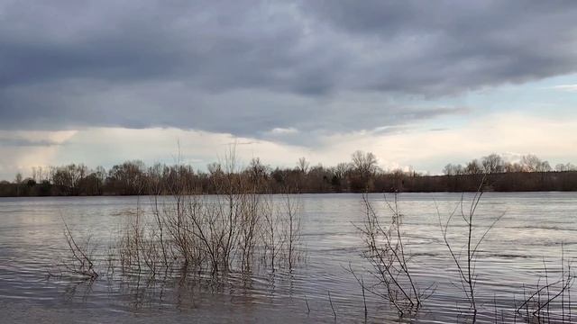 Вечер на реке. Светлое Христово Воскресение
( 12 апреля)