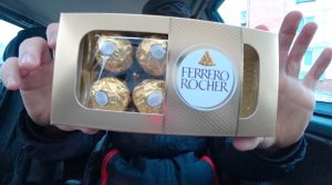 ВПЕРВЫЕ ПРОБУЮ КОНФЕТЫ FERRERO ROCHER!